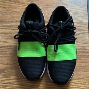 Women's Under Armour Tennis Shoes